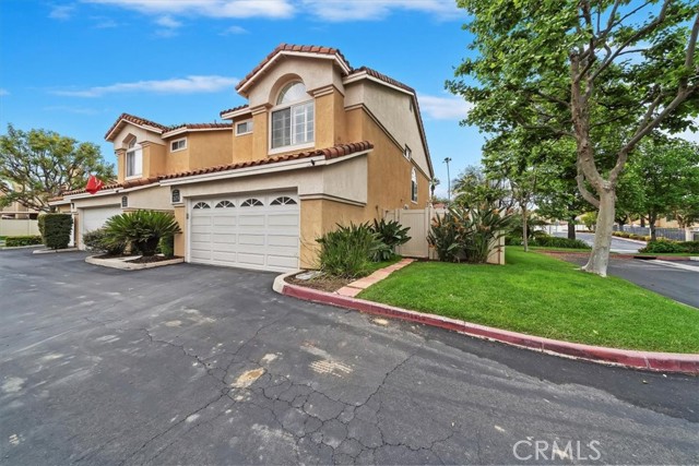 Detail Gallery Image 2 of 33 For 1101 Portofino Ct #103,  Corona,  CA 92881 - 3 Beds | 2/1 Baths