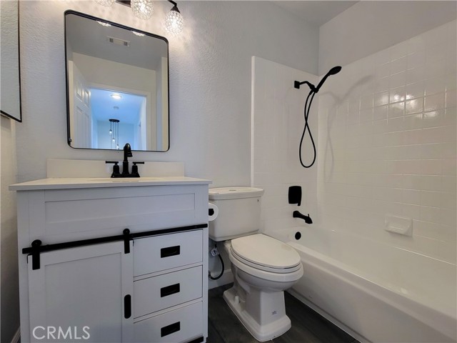 Detail Gallery Image 27 of 29 For 15928 Hunsaker Ave #1,  Paramount,  CA 90723 - 3 Beds | 2/1 Baths