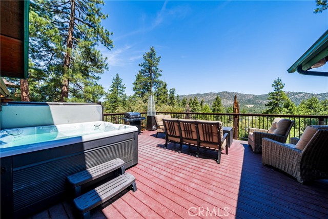 42728 Timberline Trail, Big Bear Lake CA: https://media.crmls.org/medias/58006011-1396-4772-936f-de1a4fd52476.jpg