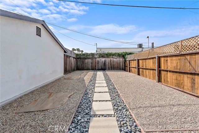 Detail Gallery Image 20 of 35 For 1925 Church St, Costa Mesa,  CA 92627 - 3 Beds | 2 Baths