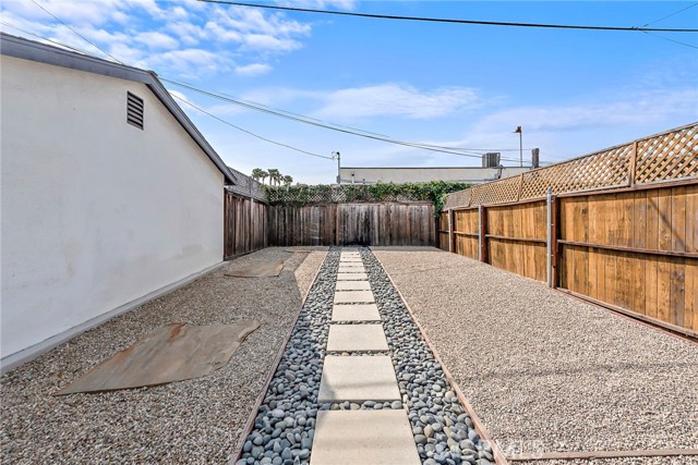 Detail Gallery Image 20 of 35 For 1925 Church St, Costa Mesa,  CA 92627 - 3 Beds | 2 Baths