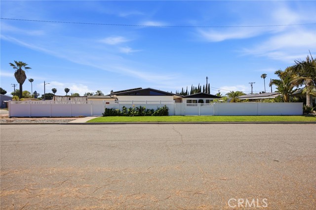 Detail Gallery Image 5 of 65 For 12321 Moana Way, Garden Grove,  CA 92840 - 4 Beds | 3 Baths