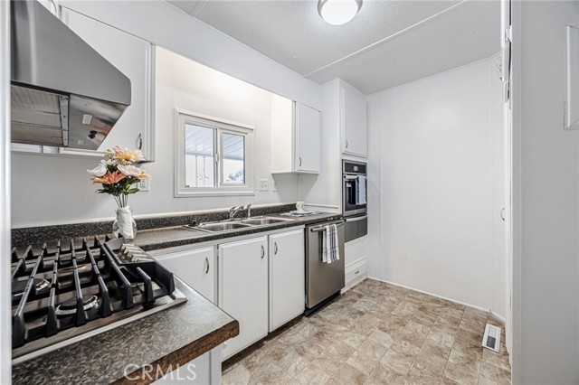 Detail Gallery Image 6 of 37 For 2755 Arrow Hwy #3,  La Verne,  CA 91750 - 2 Beds | 2 Baths
