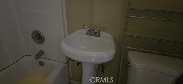 333 E Florida Avenue, Hemet CA: https://media.crmls.org/medias/5802249e-74ab-40d3-82c2-55d0f3080330.jpg