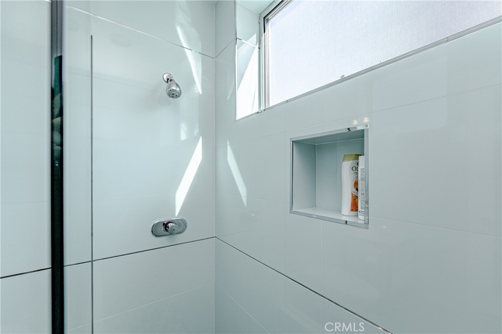 https://media.crmls.org/medias/58024bed-1992-441f-8c8d-f79d2488cb90.jpg?preset=X-Large