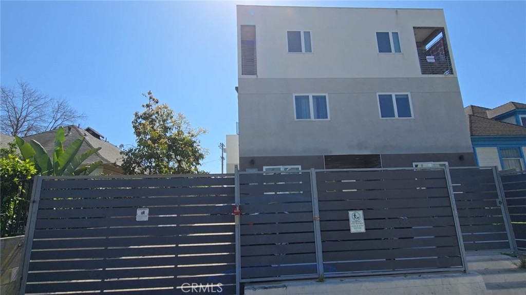 2250 W 14th