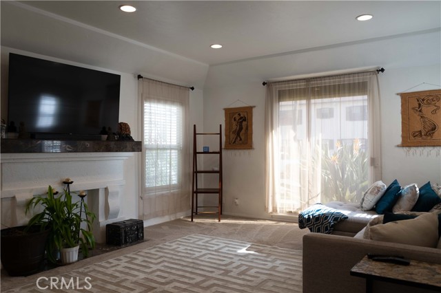 Detail Gallery Image 2 of 18 For 4117 Garthwaite Ave, Los Angeles,  CA 90008 - 3 Beds | 2 Baths