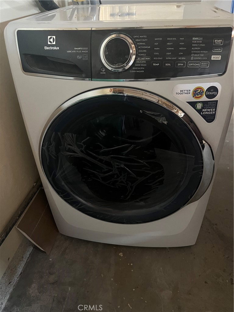 https://media.crmls.org/medias/5803f532-9e7a-405d-a303-31b27f497875.jpg?preset=X-Large