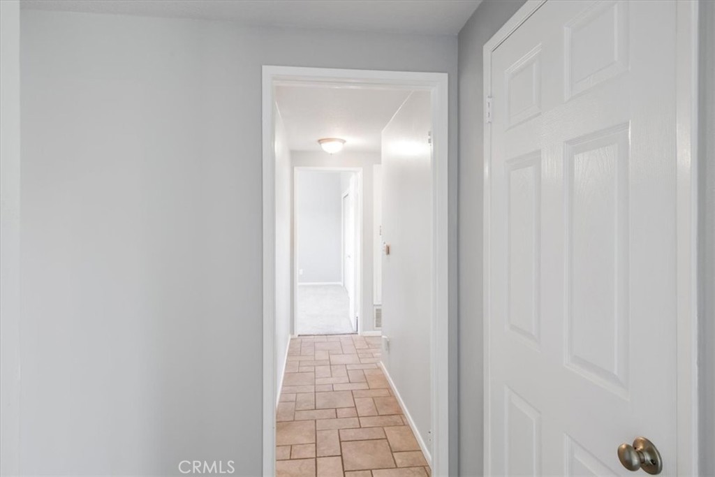 https://media.crmls.org/medias/5804824e-3eb1-4658-b837-1a0187e9b9ca.jpg?preset=X-Large