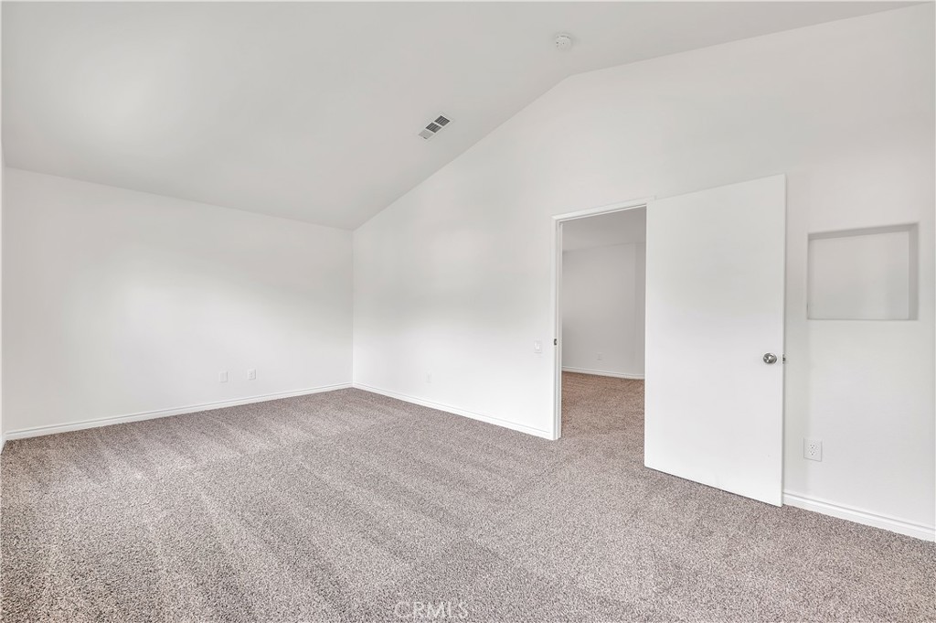 https://media.crmls.org/medias/5805d203-e7a8-4cd0-8dc8-e43d0da18e63.jpg?preset=X-Large