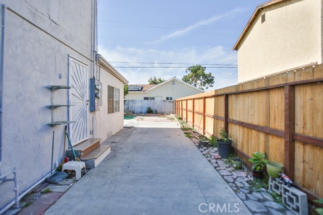 8181 20th Street, Westminster CA: https://media.crmls.org/medias/58060c8d-f046-4d73-b6c1-df5d286fa581.jpg