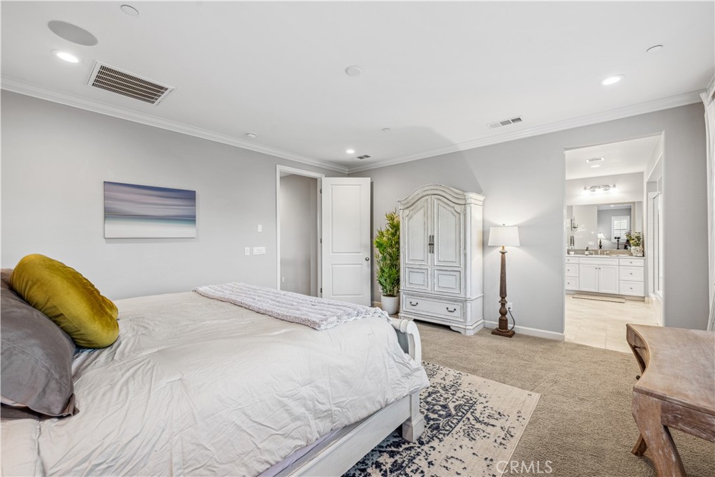 5806c120 3e4a 455d 8387 9e51c7992c76