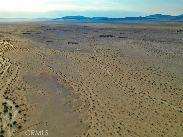 1 Sullivan Rd, 29 Palms CA: https://media.crmls.org/medias/58070812-d0f2-440d-9492-6b9c7a8a3661.jpg