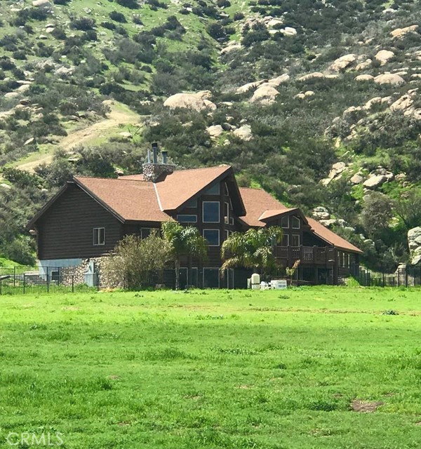 15135 Del Rita Road, Banning CA: https://media.crmls.org/medias/58072594-abee-43ad-83e4-c4a6a4f77b01.jpg