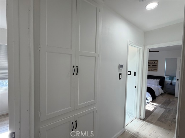 Detail Gallery Image 19 of 24 For 6725 Belmar Ave, Reseda,  CA 91335 - 4 Beds | 2 Baths