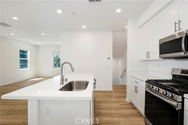 Detail Gallery Image 10 of 34 For 661 Panorama Ln, La Puente,  CA 91744 - 2 Beds | 2/1 Baths