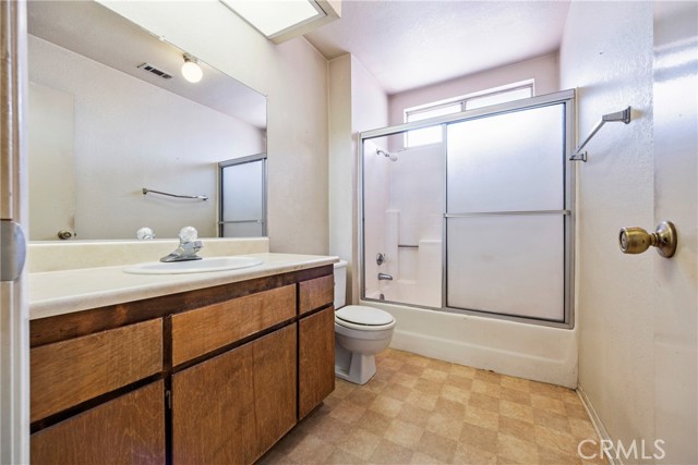 Detail Gallery Image 23 of 38 For 16590 Terrace Ln #G,  Fontana,  CA 92335 - 3 Beds | 2/1 Baths