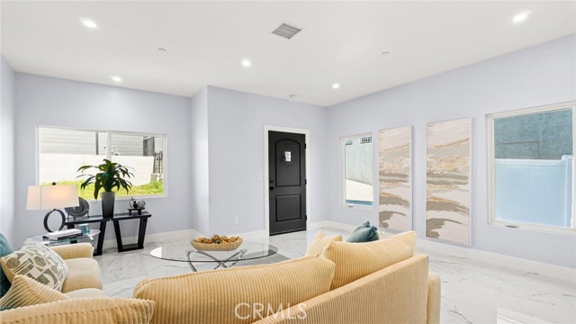 Detail Gallery Image 5 of 48 For 420 S Hill St, Orange,  CA 92869 - 4 Beds | 3/1 Baths