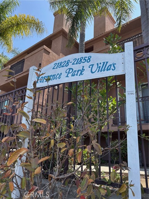 21854 S Vermont Avenue, Torrance CA: https://media.crmls.org/medias/5809a71b-26d6-49ec-993b-0726490a3f1b.jpg