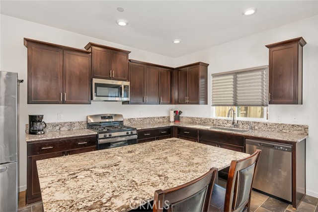 Detail Gallery Image 3 of 34 For 4212 Candle Ct, Merced,  CA 95348 - 4 Beds | 2/1 Baths