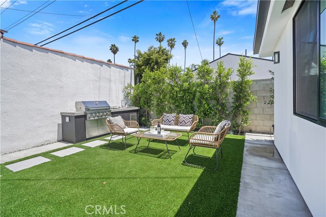 Detail Gallery Image 12 of 45 For 3876 Roxton Ave, Los Angeles,  CA 90008 - 5 Beds | 4/1 Baths