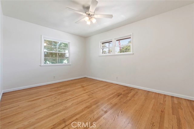 Image 22 of 38 For 883 Leadora Avenue