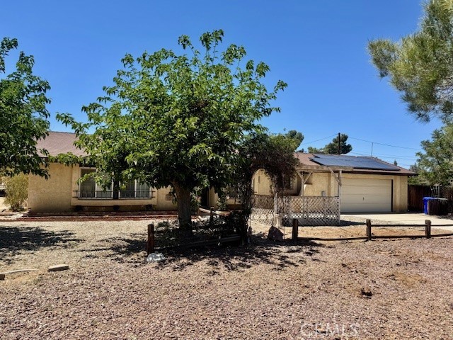 14122 Pawnee Road, Apple Valley CA: https://media.crmls.org/medias/580a7d3f-3a37-43b7-a187-a16396726e96.jpg
