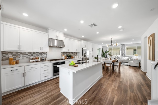 Detail Gallery Image 5 of 34 For 159 Waypoint, Tustin,  CA 92782 - 3 Beds | 2/1 Baths