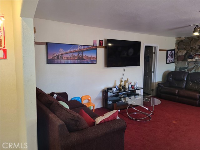 Detail Gallery Image 19 of 34 For 11685 Holmes, Jurupa Valley,  CA 91752 - 5 Beds | 2/1 Baths