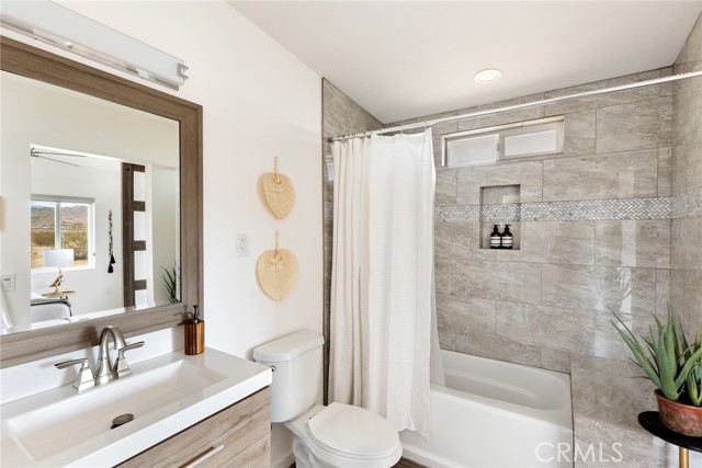 Detail Gallery Image 20 of 47 For 5737 Laferney, Joshua Tree,  CA 92252 - 2 Beds | 2 Baths