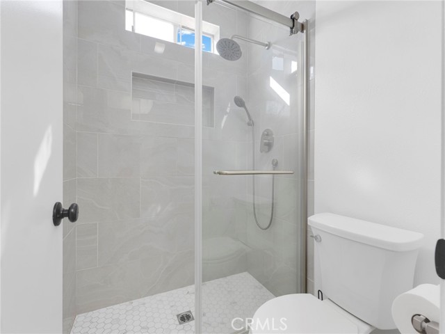 Detail Gallery Image 20 of 27 For 11806 Moorpark #C,  Studio City,  CA 91604 - 4 Beds | 3 Baths