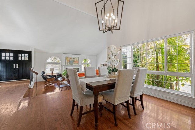27093 Esward Drive, Calabasas CA: https://media.crmls.org/medias/580c0ab3-c770-4898-a27e-5727df5b8e86.jpg