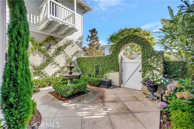 Detail Gallery Image 3 of 59 For 6401 Dogwood Dr, Huntington Beach,  CA 92648 - 4 Beds | 2/1 Baths