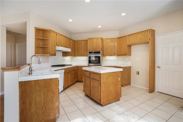 Detail Gallery Image 4 of 19 For 4 Argento, Mission Viejo,  CA 92692 - 4 Beds | 3 Baths