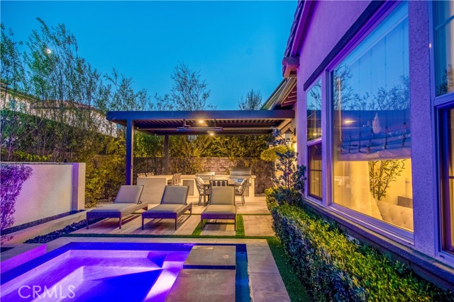 Detail Gallery Image 2 of 52 For 17352 Eucalyptus Ln, Huntington Beach,  CA 92649 - 5 Beds | 5/1 Baths