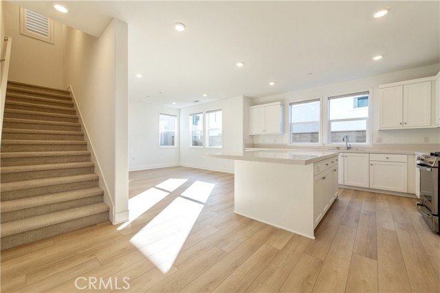 330 Proctor, Irvine CA: https://media.crmls.org/medias/580d82b4-8367-40ba-a137-726271f3e0f6.jpg