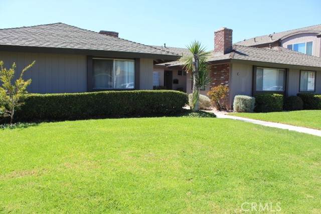 Detail Gallery Image 1 of 27 For 1671 W Cindy Ln #B,  Anaheim,  CA 92802 - 2 Beds | 2 Baths