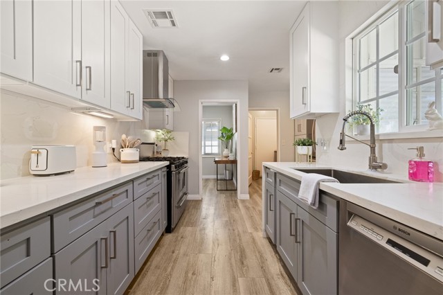 7027 Shoshone Avenue, Van Nuys CA: https://media.crmls.org/medias/580e8bab-0ffd-466c-8055-bafdef104493.jpg