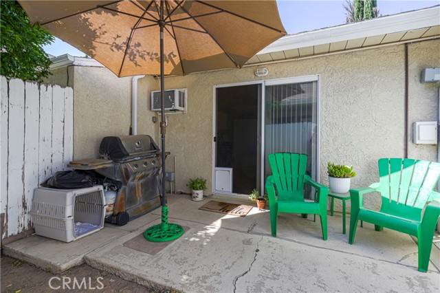 Detail Gallery Image 19 of 44 For 19314 Valerio St, Reseda,  CA 91335 - 6 Beds | 4/1 Baths