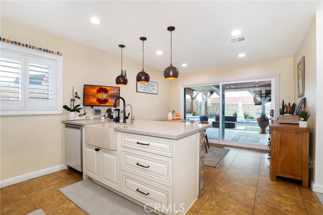 Detail Gallery Image 9 of 23 For 38841 Foxholm Dr, Palmdale,  CA 93551 - 3 Beds | 2 Baths