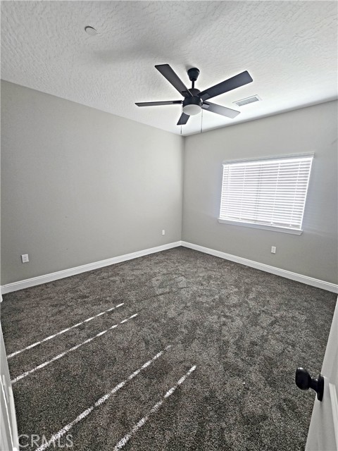 22645 El Centro Court, Apple Valley CA: https://media.crmls.org/medias/5810002b-85f7-4406-9935-54ac3615c477.jpg