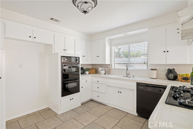 1941 W 235th Place, Torrance CA: https://media.crmls.org/medias/58104459-426e-4d53-ae51-8991ccabf4e7.jpg