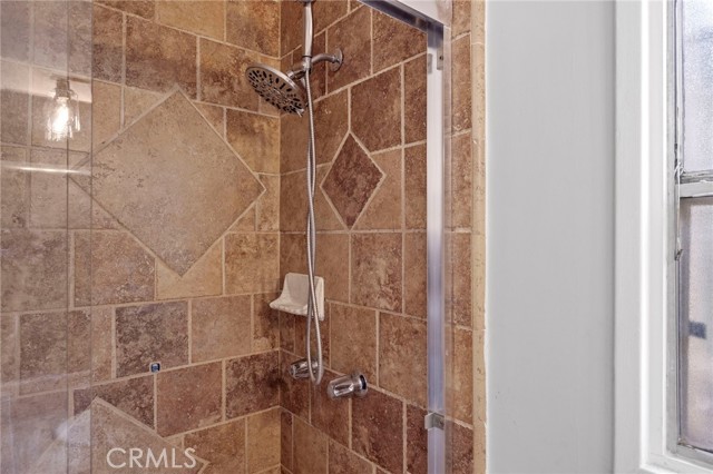 5183 Inglewood Boulevard, Culver City CA: https://media.crmls.org/medias/5810472b-d344-474a-bdcf-40cbdaf9ee30.jpg