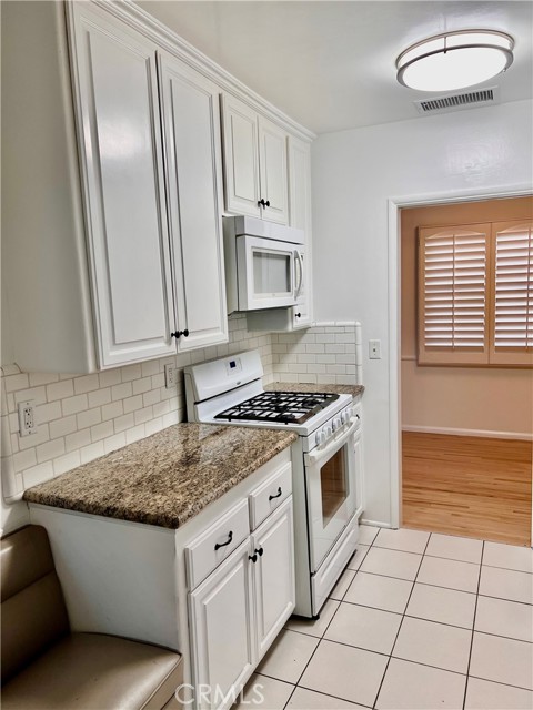 Detail Gallery Image 10 of 33 For 5518 Riviera Way, Torrance,  CA 90505 - 2 Beds | 1/1 Baths