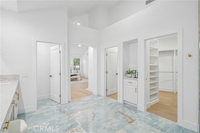 6692 Alamitos Circle, Huntington Beach CA: https://media.crmls.org/medias/5811a993-2d5d-4b54-aaf3-ead70bd98e69.jpg