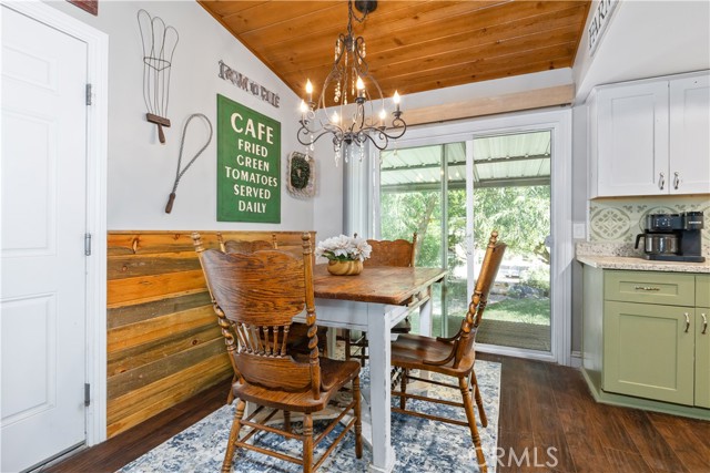 4225 Farousse Way, Paso Robles CA: https://media.crmls.org/medias/581226c9-354f-44a6-97be-f3895eb3d9e6.jpg