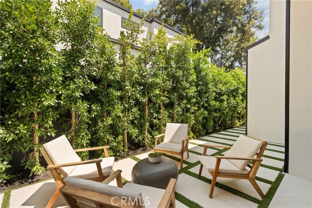 4205 Agnes Avenue, Studio City CA: https://media.crmls.org/medias/58122b07-8678-442c-864f-bea4da21857f.jpg