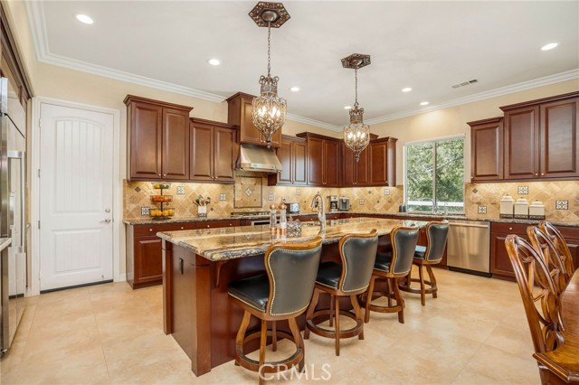 Detail Gallery Image 39 of 55 For 15929 Mandalay Rd, Canyon Country,  CA 91387 - 4 Beds | 5 Baths