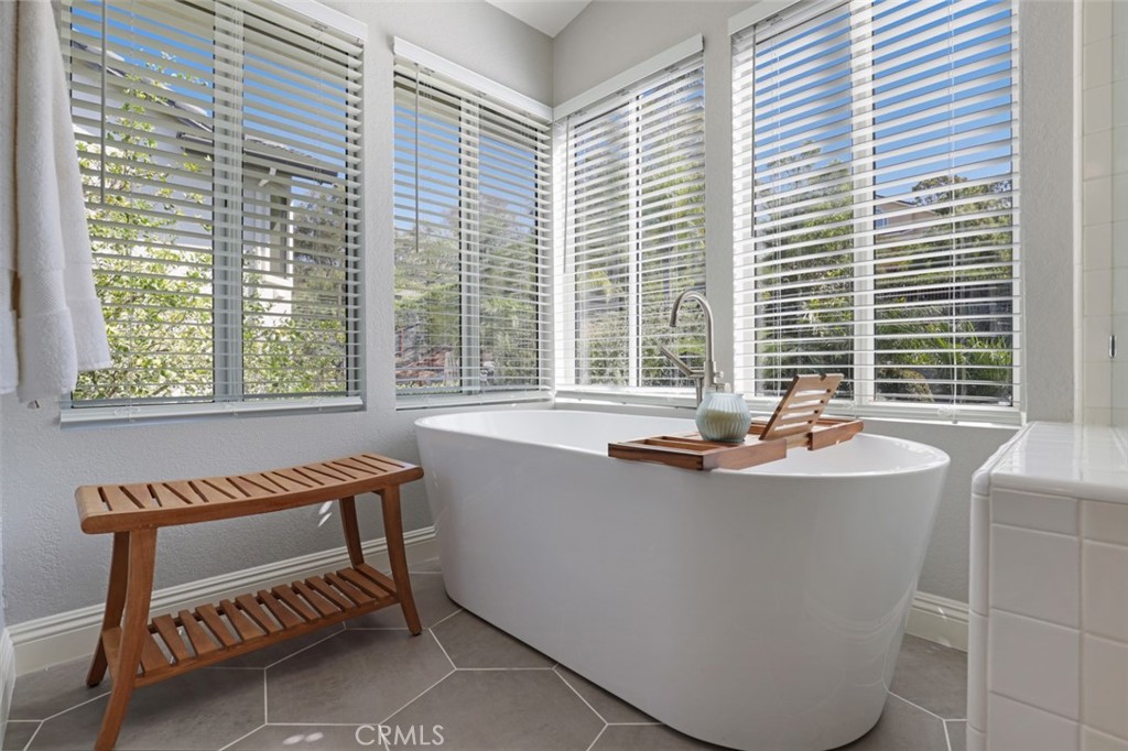 MLS #OC25218182 image #33