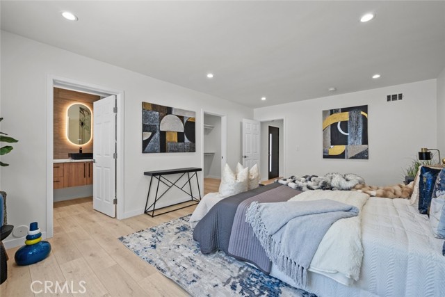 Detail Gallery Image 6 of 33 For 20356 Gresham St, Los Angeles,  CA 91306 - 4 Beds | 2/1 Baths